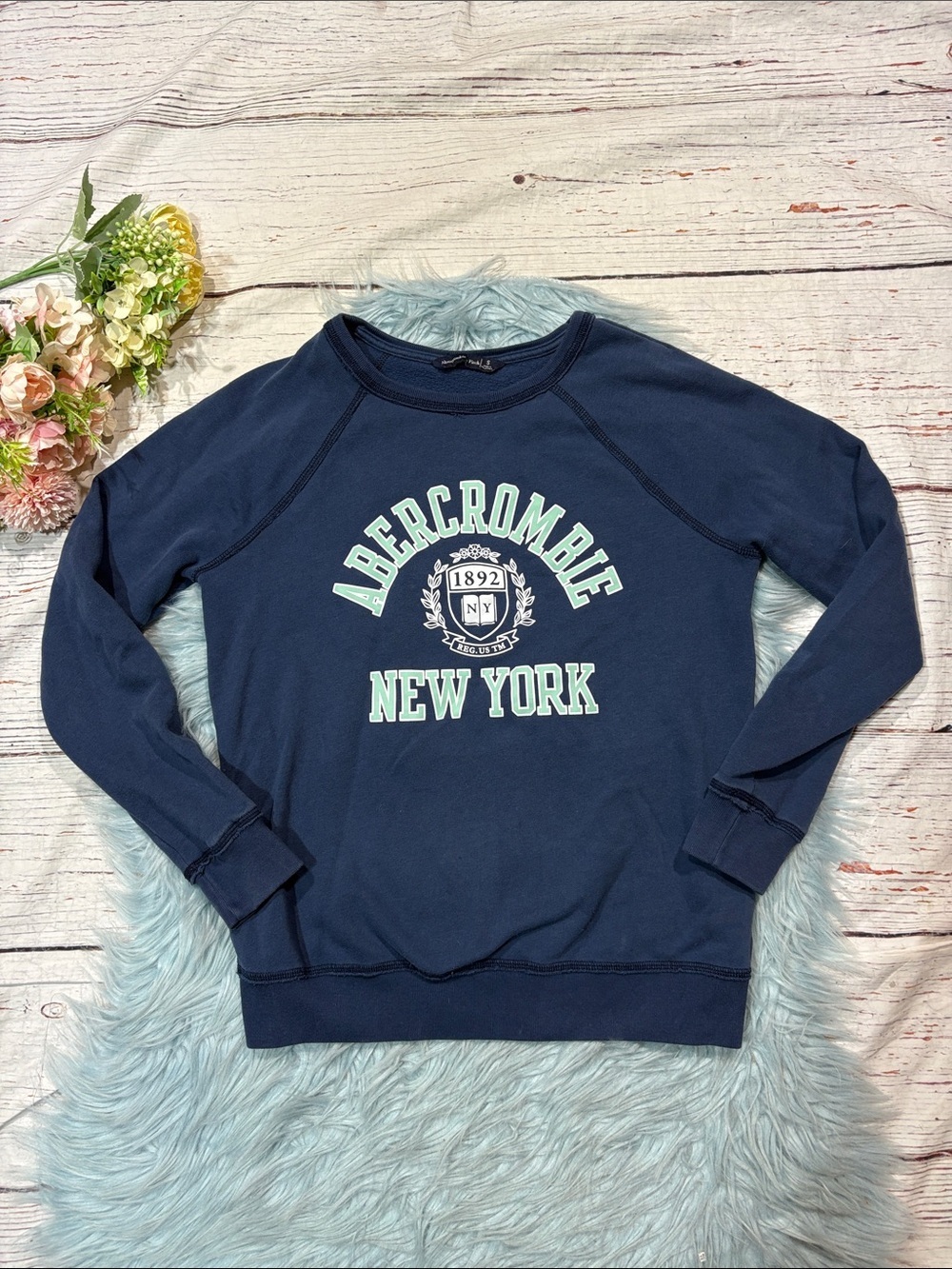 Abercrombie & Fitch Y2K 2000s Graphic Crewneck Sweatshirt